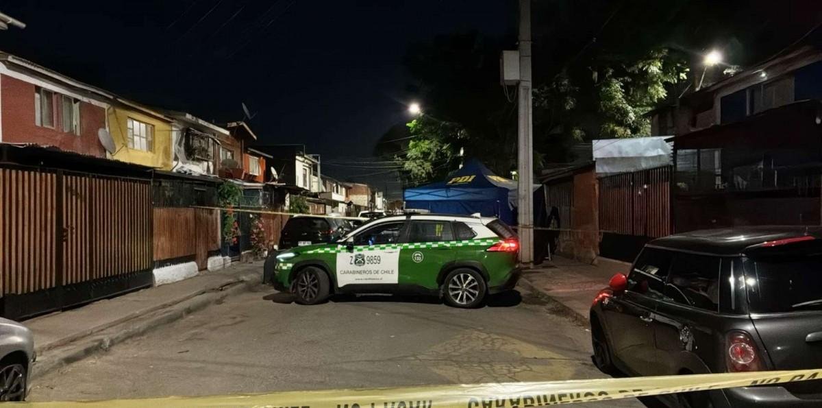 Hombre muere baleado al interior de su auto en Pudahuel: Conflicto se originó tras el término de un partido de fútbol