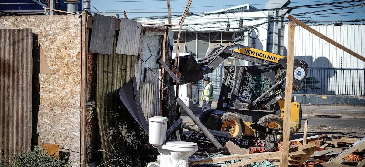 Campamento Santa Marta: Ya se han demolido 63 de las 102 estructuras