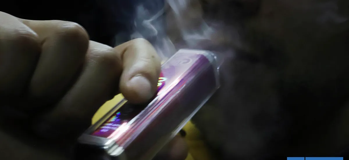 Alerta por vapeo: 1 de cada 3 adolescentes ya probó un vaper y supera al cigarrillo en escolares