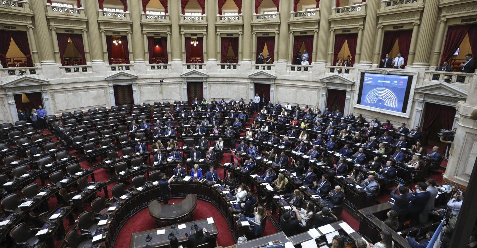 Cámara aprueba con cambios la reforma laboral de Milei y el proyecto vuelve al Senado
