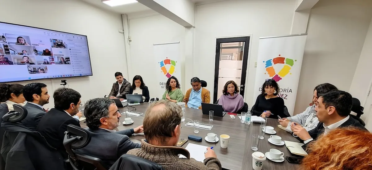 Defensoría de la Niñez reúne a especialistas para aportar a debate sobre Responsabilidad Penal Adolescente en el Congreso