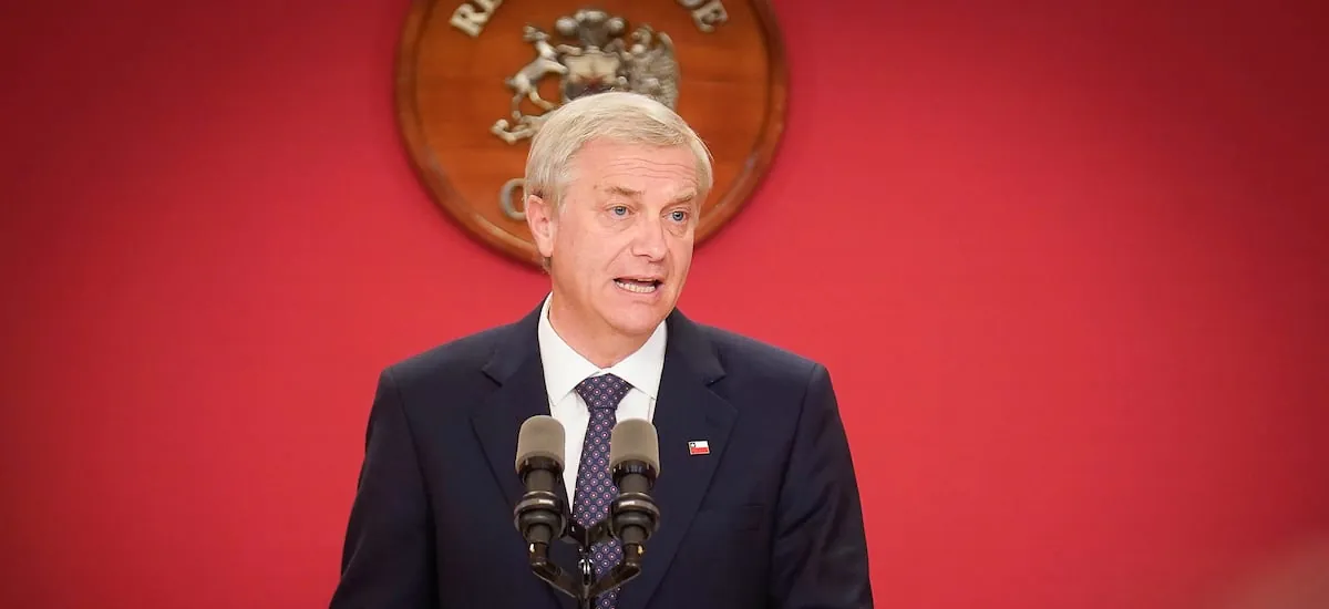 Cadem: Desaprobación de Kast sube dos puntos y llega a 51% en medio de crisis por el alza los combustibles