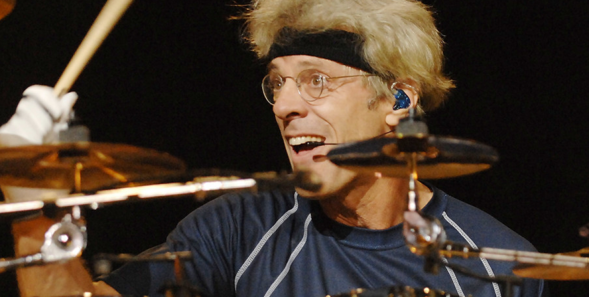 Stewart Copeland: histórico baterista de The Police confirma show en Teatro Municipal de Santiago