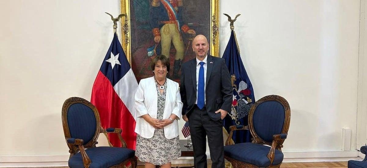 Ministerio de Defensa tramitó el 17 de febrero la solicitud de concesión marítima para China Mobile por cable submarino