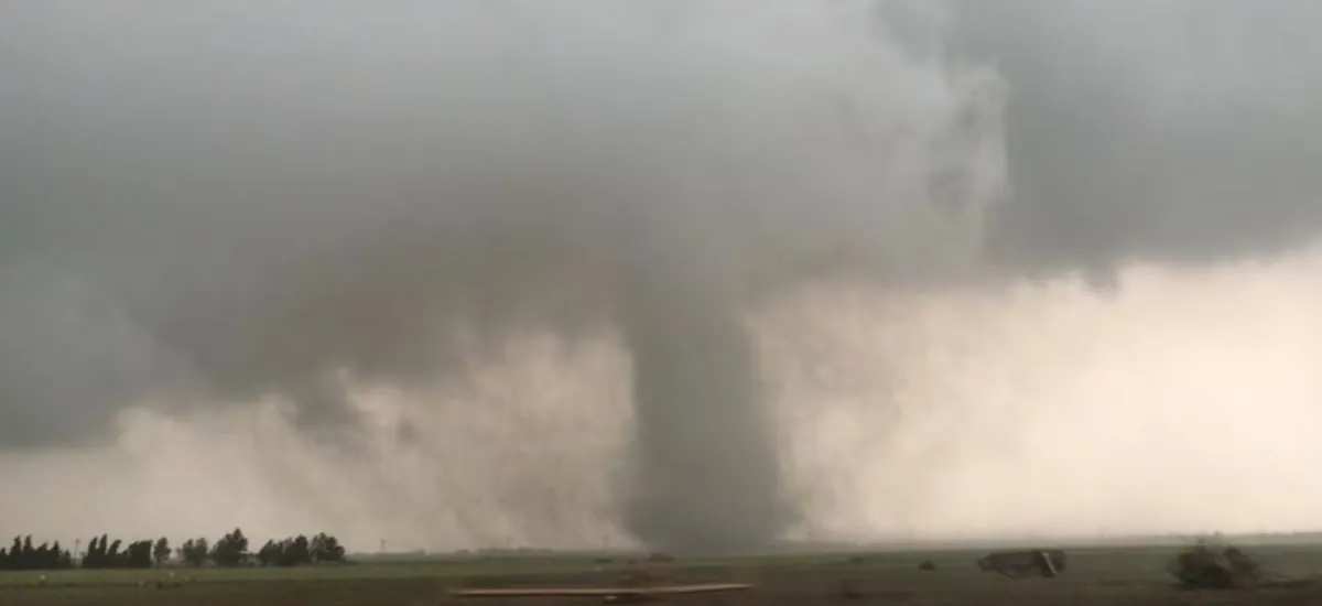 Meteorología actualiza aviso por probable desarrollo de nubes con caractrísticas tornádicas en cinco regiones