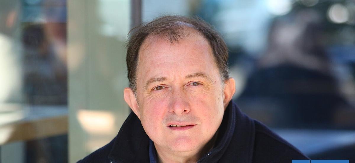 Poduje arremete contra Rojas y recuerda el retraso del Hospital del Cáncer por un "nido de arácnidos"