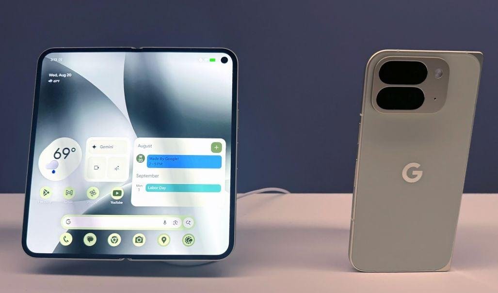 Google presenta sus nuevos teléfonos Pixel 10 y se burla de la IA y las cámaras de Apple
