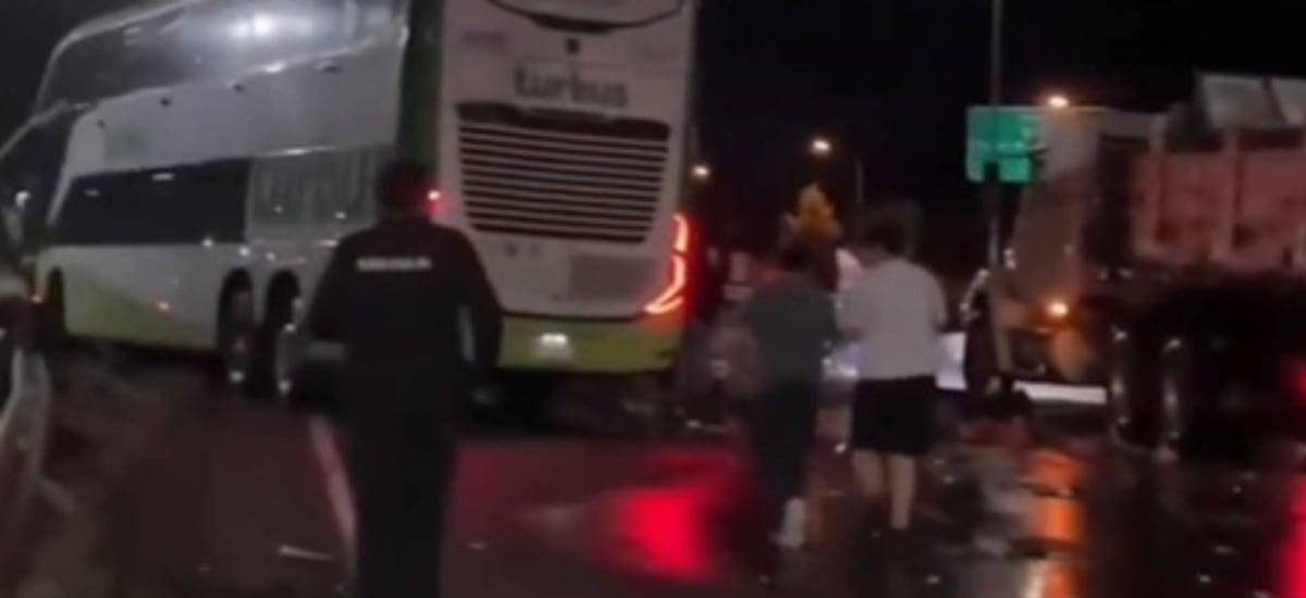 Auxiliar de 19 años es uno de los fallecidos tras accidente en Ruta 5 Sur: chofer de Tur Bus habría cometido grave error