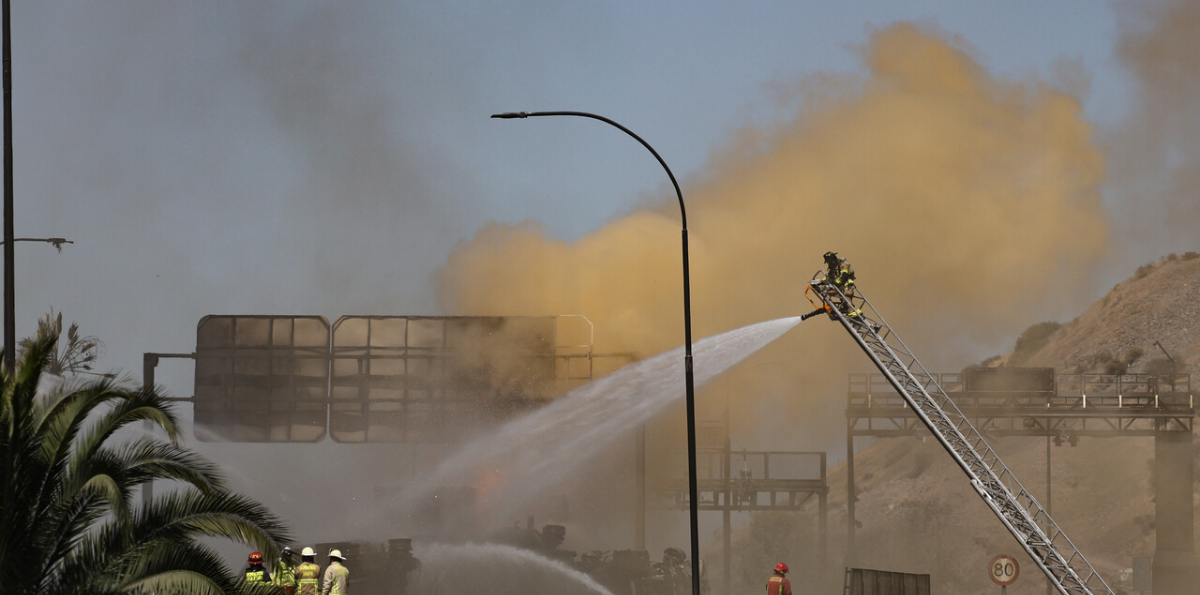 Gasco contrata abogado penalista y abre debate por seguridad de barreras viales