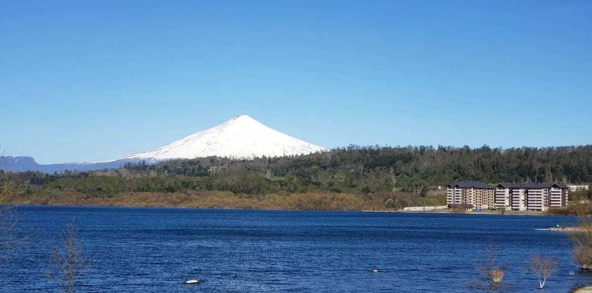 Mantienen alerta verde para volcán Villarrica tras nuevos episodios de actividad