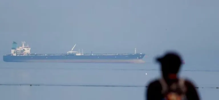 Conflicto en Medio Oriente: Las claves de por qué EE.UU. levantó temporalmente sanciones al petróleo ruso varado en el mar