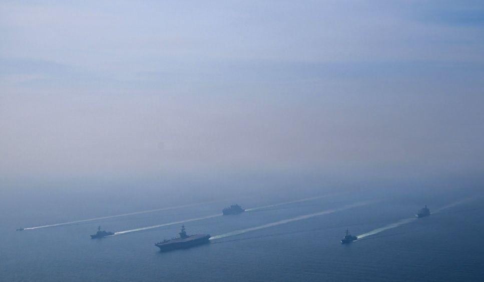 Estados Unidos aumenta presión militar sobre Irán mientras avanzan conversaciones sobre programa nuclear