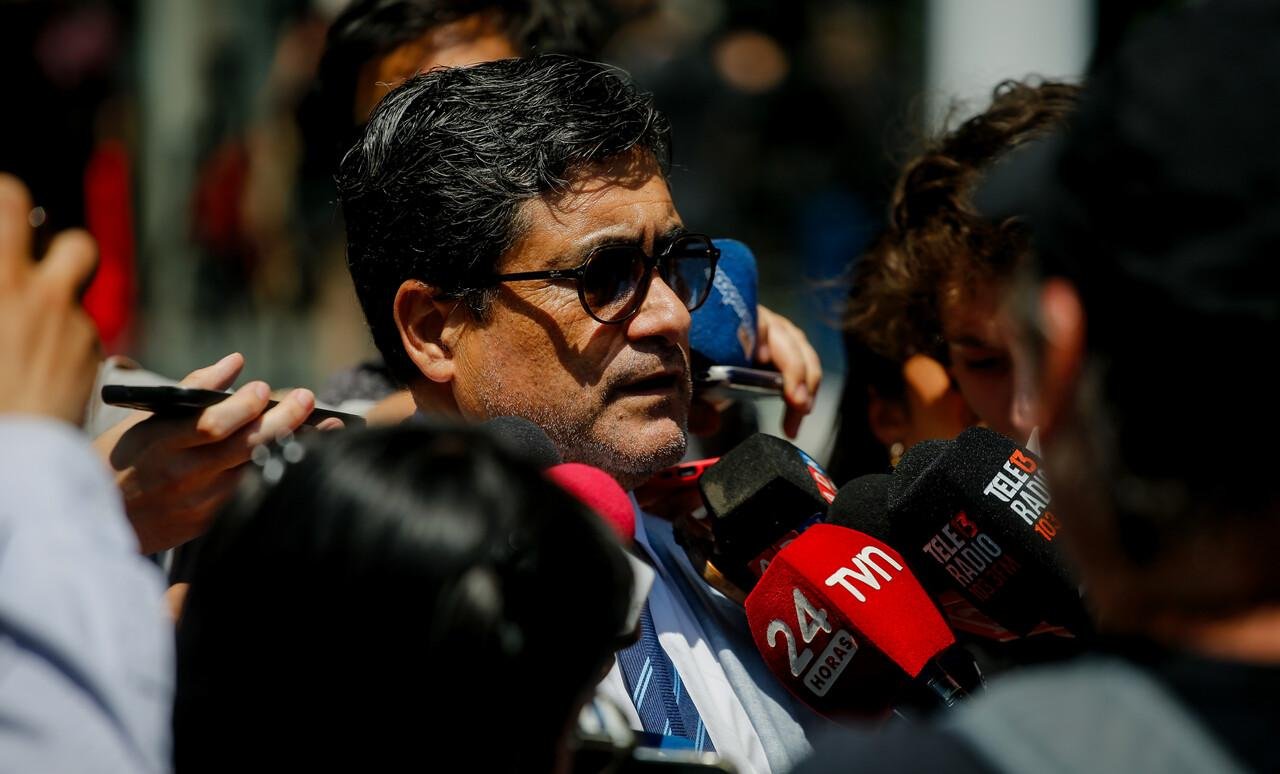 Defensa de Vivanco acusa prejuzgamiento y presión mediática tras prisión preventiva: “Hay interés de demoler su imagen”