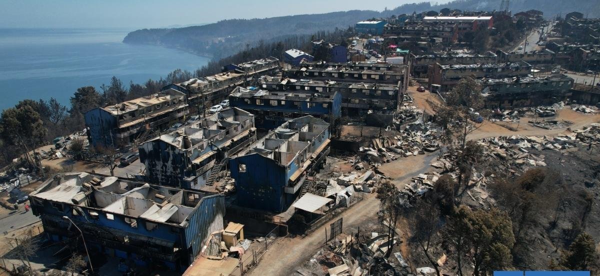 Alcalde de Penco propone crear "gran aldea" para construir viviendas de emergencia en Ríos de Chile