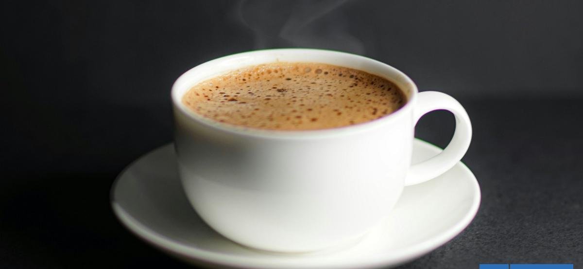 Tomar café o té reduce el riesgo de demencia, según estudio: ¿cuántas tazas al día son recomendables?