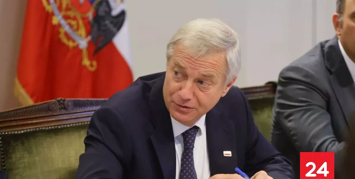 Cadem: Desaprobación del Pdte. Kast sigue al alza y 78% cree que la economía está estancada o retrocediendo.