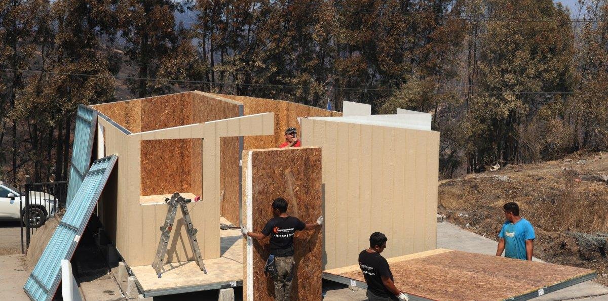 Reconstrucción en Biobío: Futuro ministro Poduje respalda las "villas transitorias"