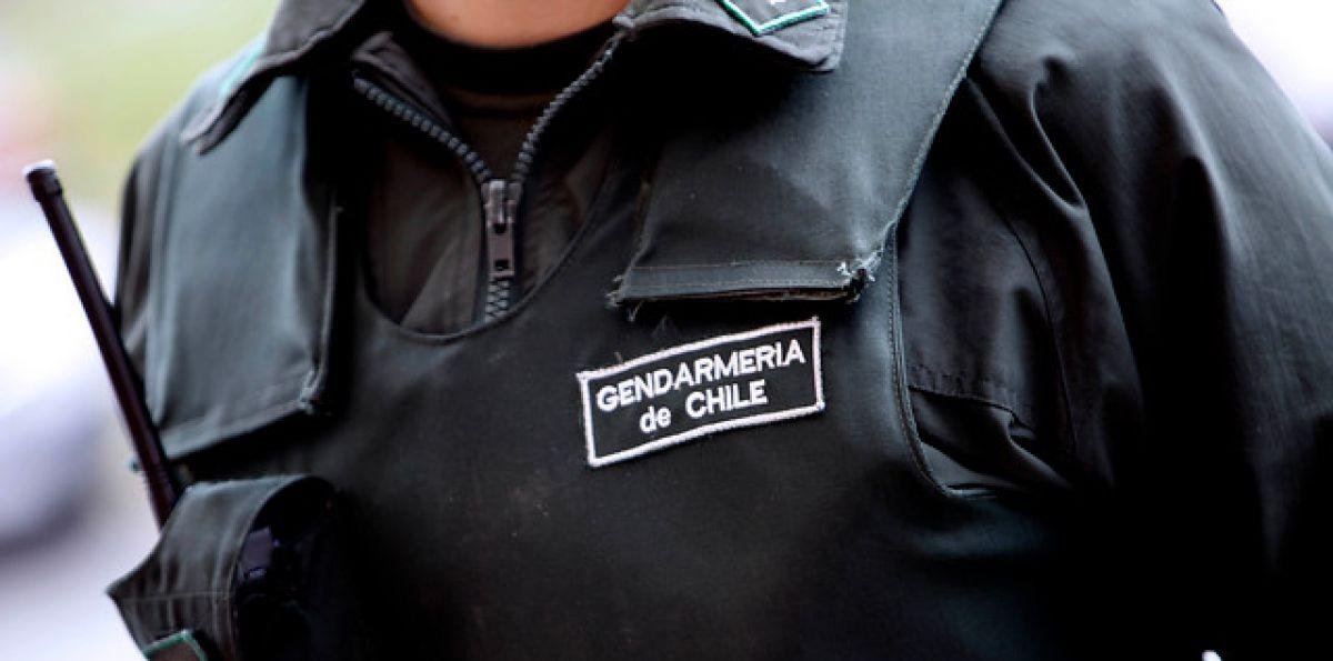 Director de Gendarmería remueve a dos funcionarios y suspende a otros dos tras liberación por error de imputado con orden de detención