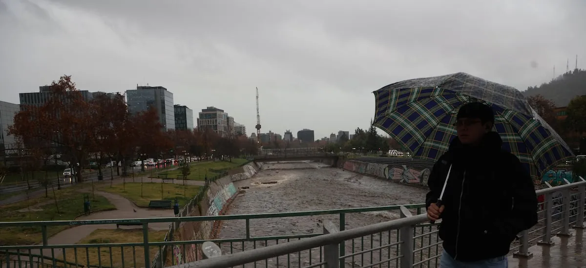 Sistema frontal en Chile, EN VIVO: sigue las lluvias, alertas de Senapred, cortes de luz y el estado de rutas