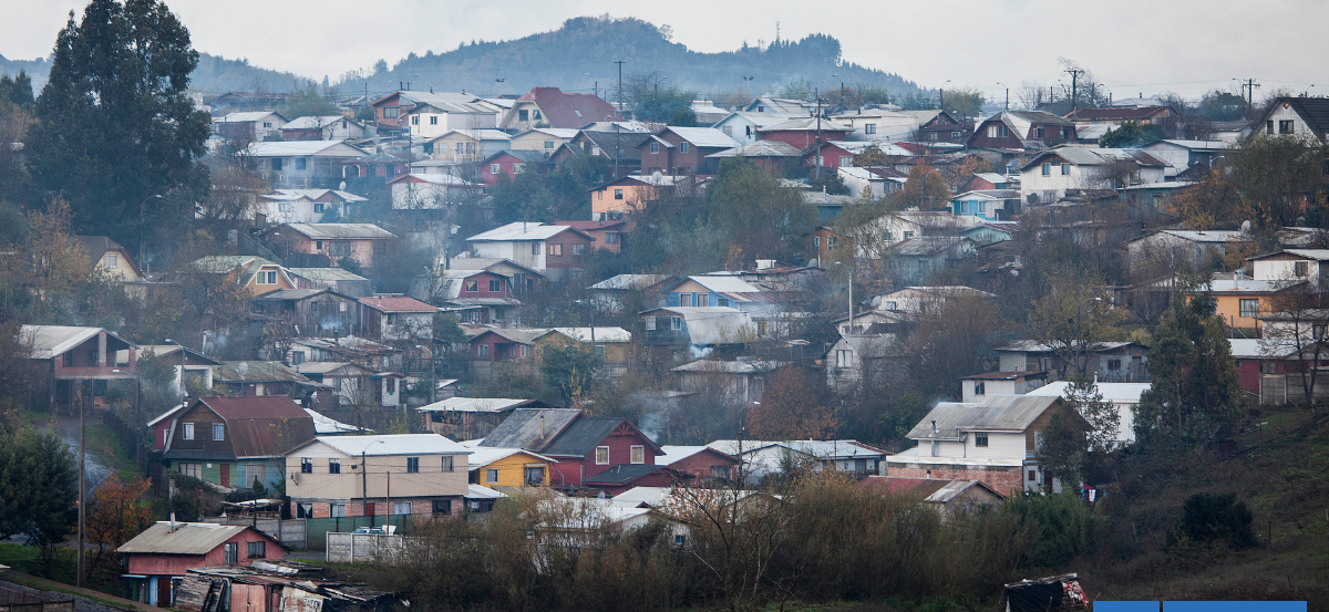 Municipalidad de Temuco visita sector Pedro de Valdivia por riesgo de deslizamiento de 22 viviendas