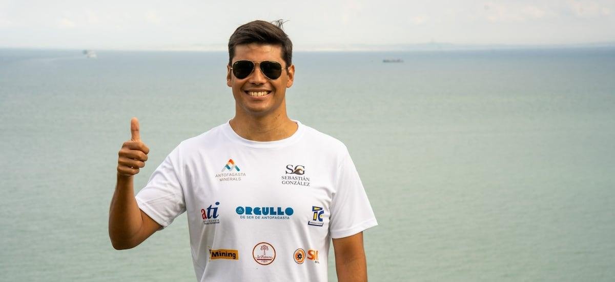 Sebastián González, el nadador chileno que va por el cruce de Hawái: “La principal dificultad son los tiburones”