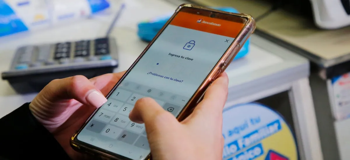 BancoEstado anuncia eliminación en cobro de $300 para transferencias electrónicas hacia otros bancos