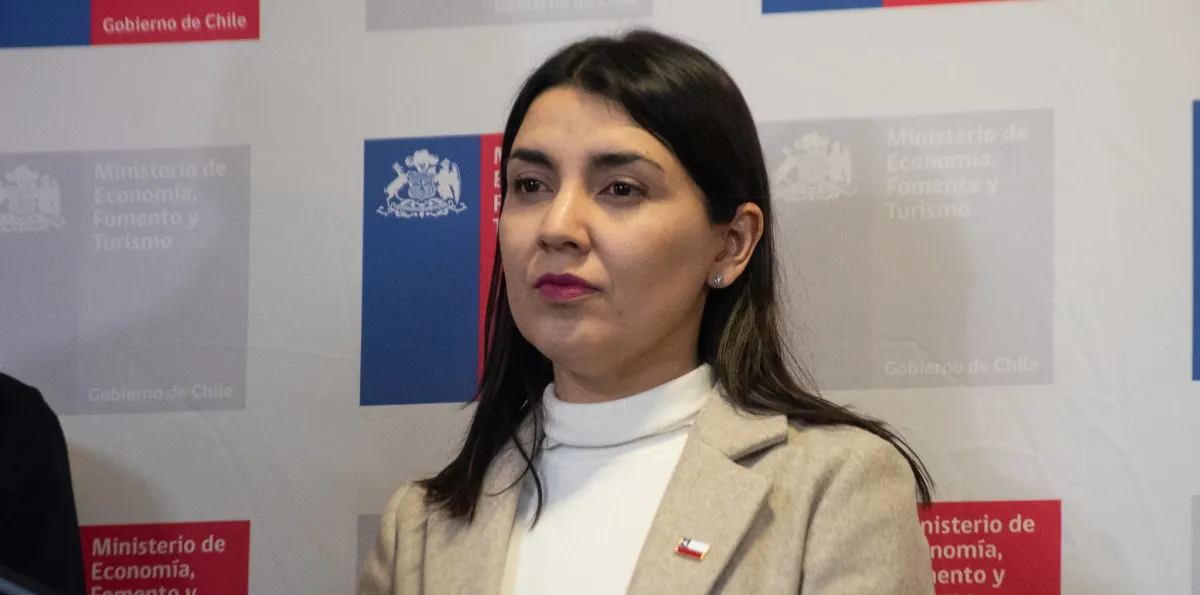 Ministra Judith Marín elude polémica por proyecto Escucha su corazón y deja debate a parlmentarios