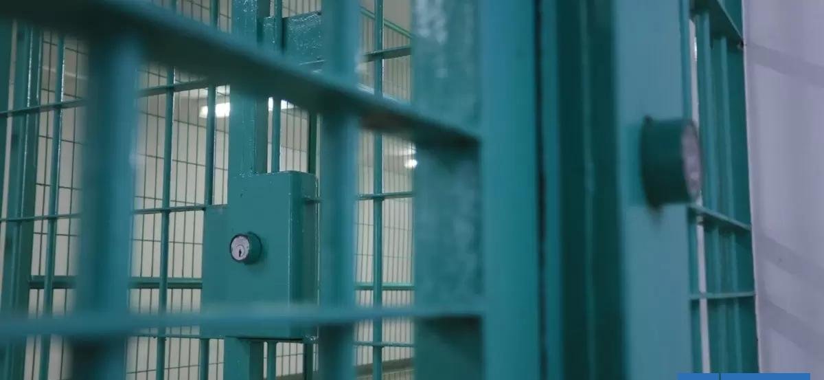 Joven estuvo más de un año en prisión por robo que no cometió: resultó ser inocente y será indemnizado