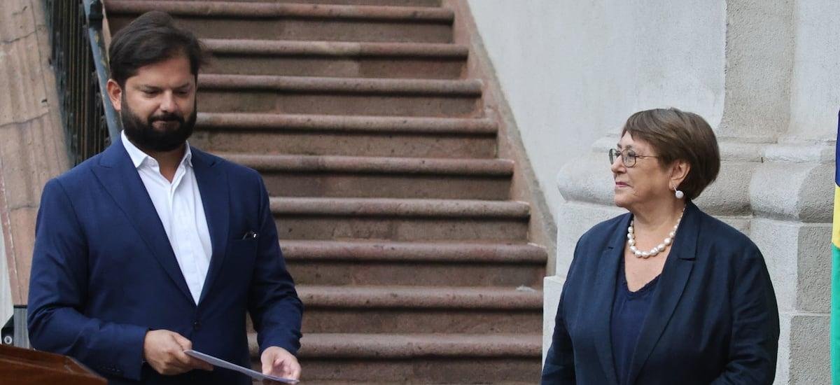 La operación de La Moneda por Bachelet que irritó a la OPE