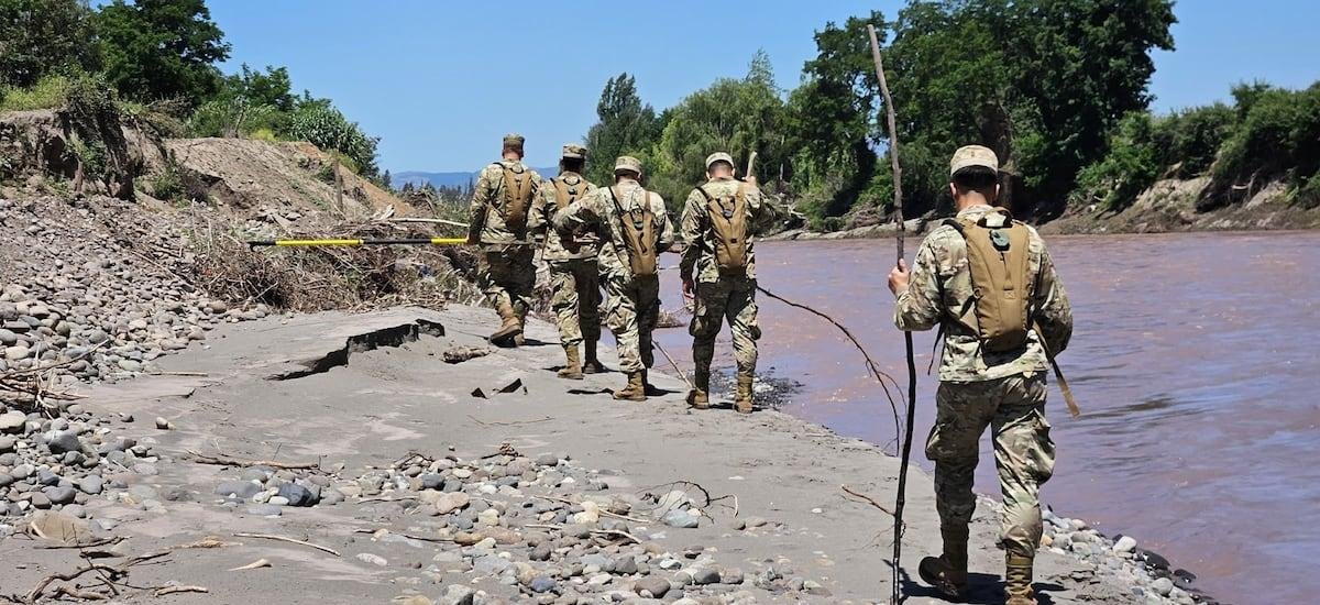 Imagen de drone fue clave: hallan a niña de 6 años y hombre que se lanzó al río Tinguiririca para salvarla