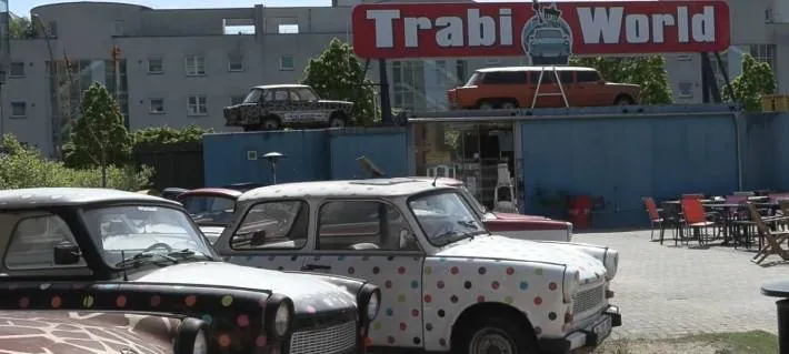El antiguo Trabant de la Alemania Oriental se niega a desaparecer y hoy conquista a turistas