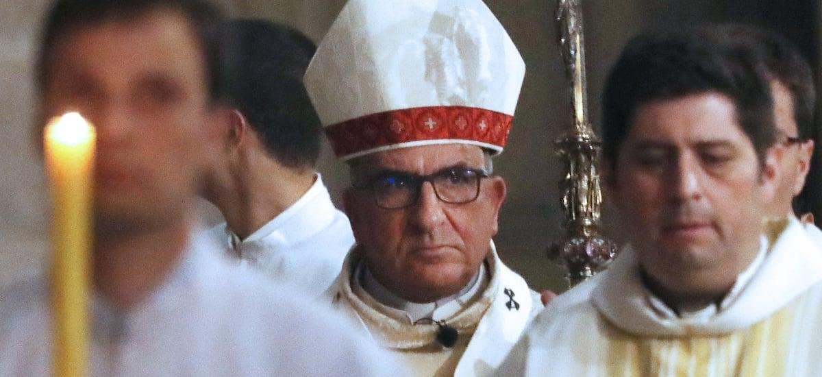 “Gracias a Dios el ‘monstruo’ reaccionó”: Chomali le hace la cruz a chistes que “jugaron con la fe” en inicio del Festival