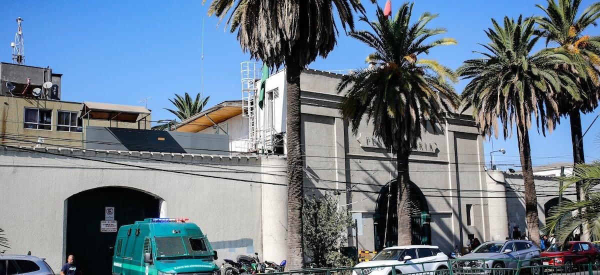 Fuga de dos presos desde la ex Penitenciaría agrava crisis de Gendarmería y Fiscalía inicia investigación