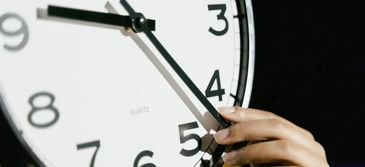 Comenzó el horario de invierno: ¿Qué hora es en Chile?