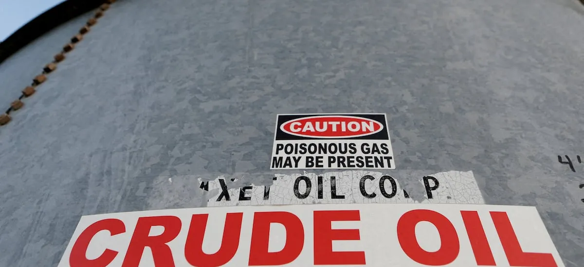 Petróleo se mantiene sobre los US$ 100 mientras la guerra entre EE.UU. e Irán se acerca a su tercera semana