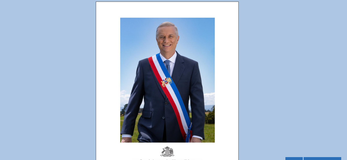 Esta es la foto oficial del presidente José Antonio Kast que estará en las instituciones públicas