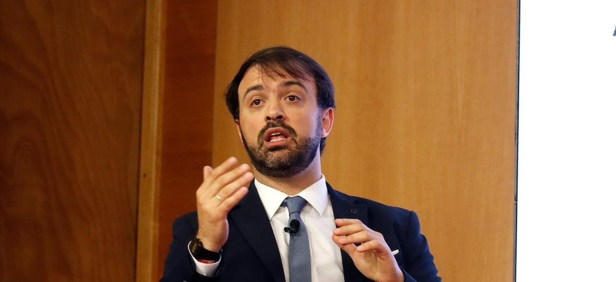 “Lo peor en política es no tener convicciones”: Sharp arremete contra el gobierno por no defender el proyecto del cable submarino chino