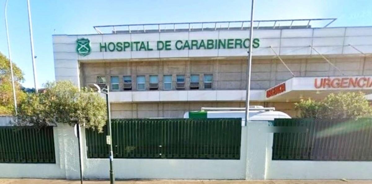 Emergencia química en Hospital de Carabineros motivó operativo de Bomberos: Se derramó fenol en un laboratorio