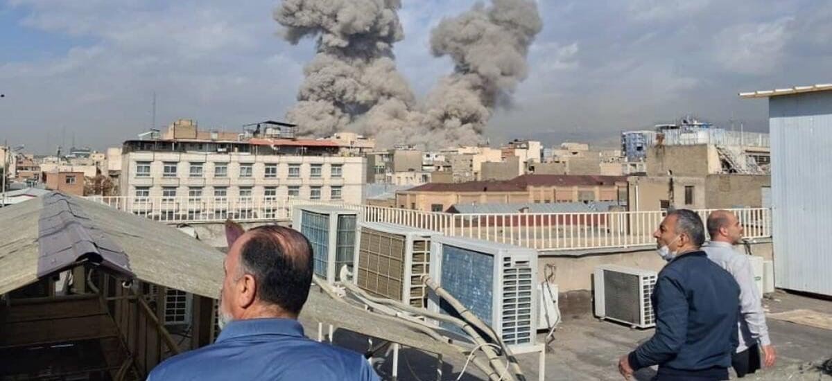 A pesar de alza de más de 6,5% del petróleo, los mercados globales moderan su reacción inicial frente a conflicto en Irán