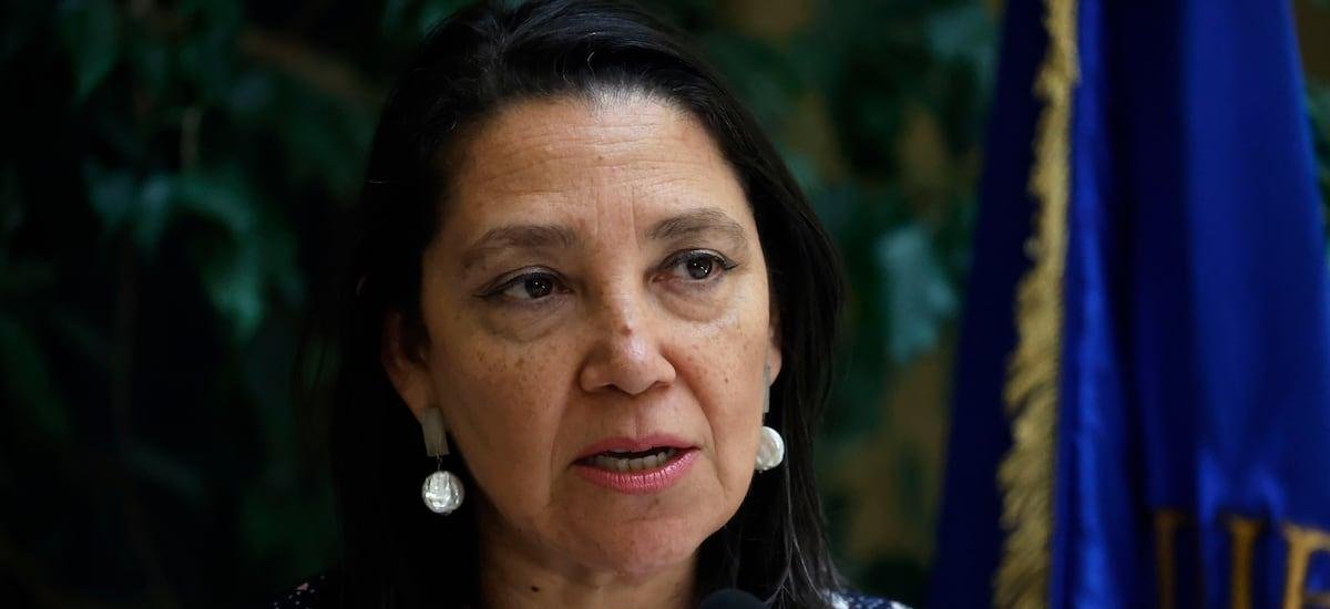 Ministra Lobos y firma de concesión del cable submarino: “El ministro decidió hacer una revisión más exhaustiva de los antecedentes”