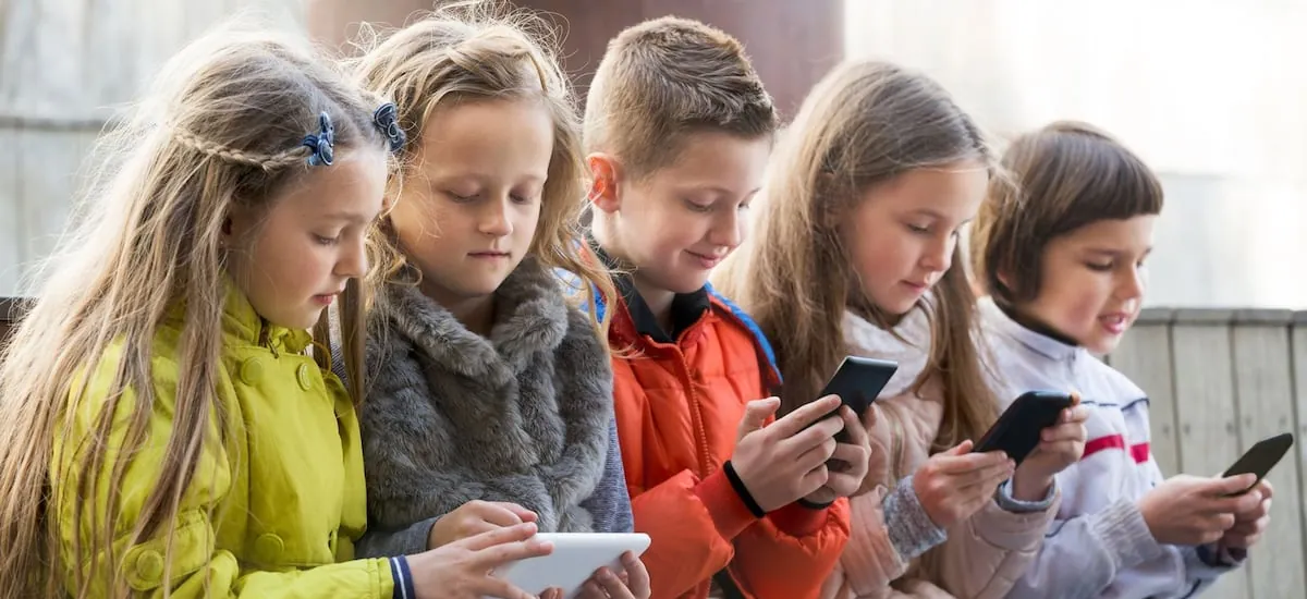 Parlamento francés aprueba una prohibición generalizada de las redes sociales para menores de 15 años