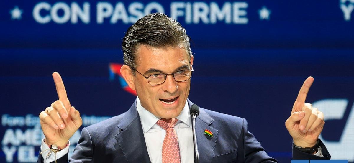 Presidente Paz ofrece a Chile los "puertos" de Bolivia para que se conecte con Brasil