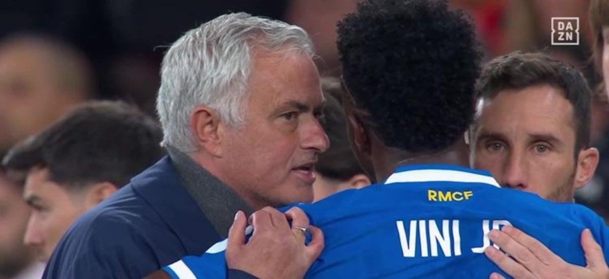 El dardo de José Mourinho a Vinícius Júnior tras el Real Madrid ante Benfica: “¿En cuántos estadios le ha pasado esto?”