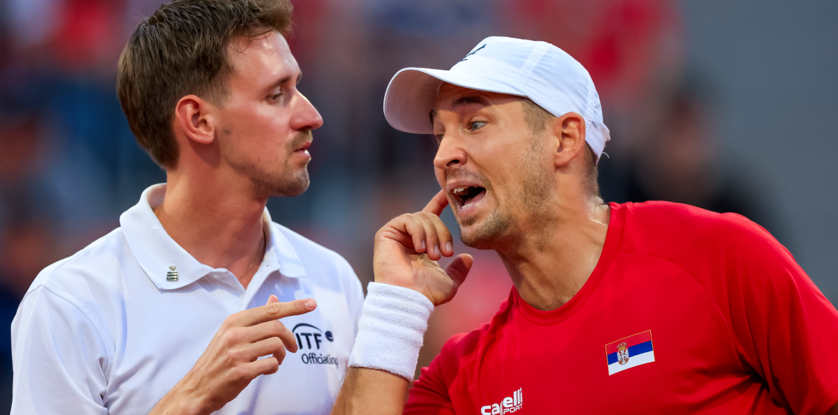 Insólito: Lajovic acabó en la clínica tras chocar con una mampara post partido de Tabilo