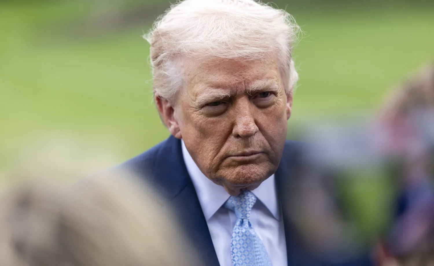 Trump amenaza con enviar agentes de migración: Apunta a reforzar controles de seguridad en aeropuertos