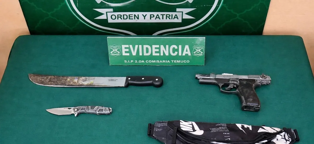 Detienen a tres adolescentes armados tras irrumpir en liceo de Temuco y amenazar a la comunidad escolar - La Tercera