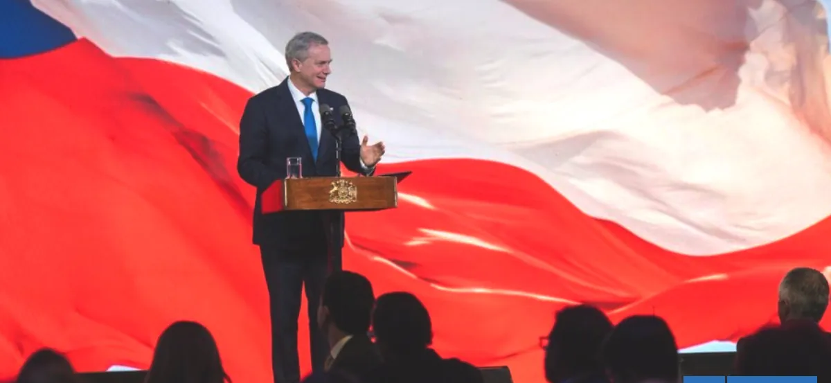 Kast critica desorden del oficialismo con debates que "sacan titulares pero que no siempre aporta"