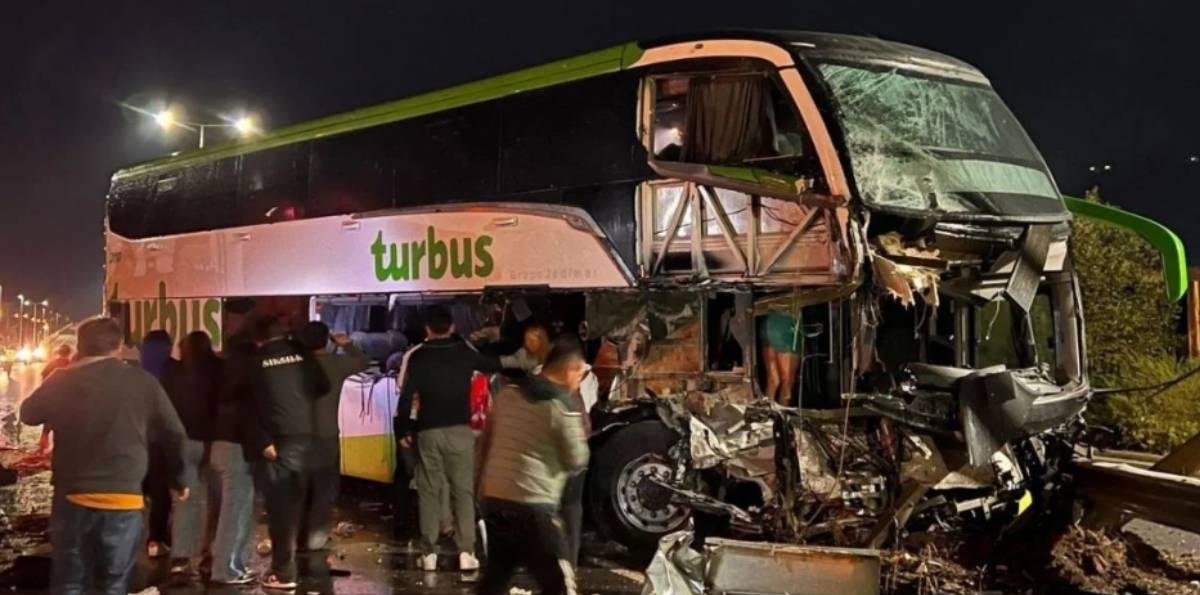 Todo lo que se sabe del accidente en la Ruta 5 que dejó dos muertos y decenas de heridos