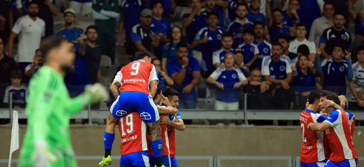 Sudamérica aplaude a la UC tras el histórico triunfo ante Cruzeiro por la Copa Libertadores - La Tercera
