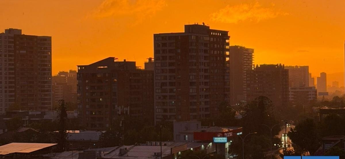 Lluvia con tormenta eléctrica dejó miles de clientes sin luz y personas aisladas en la RM